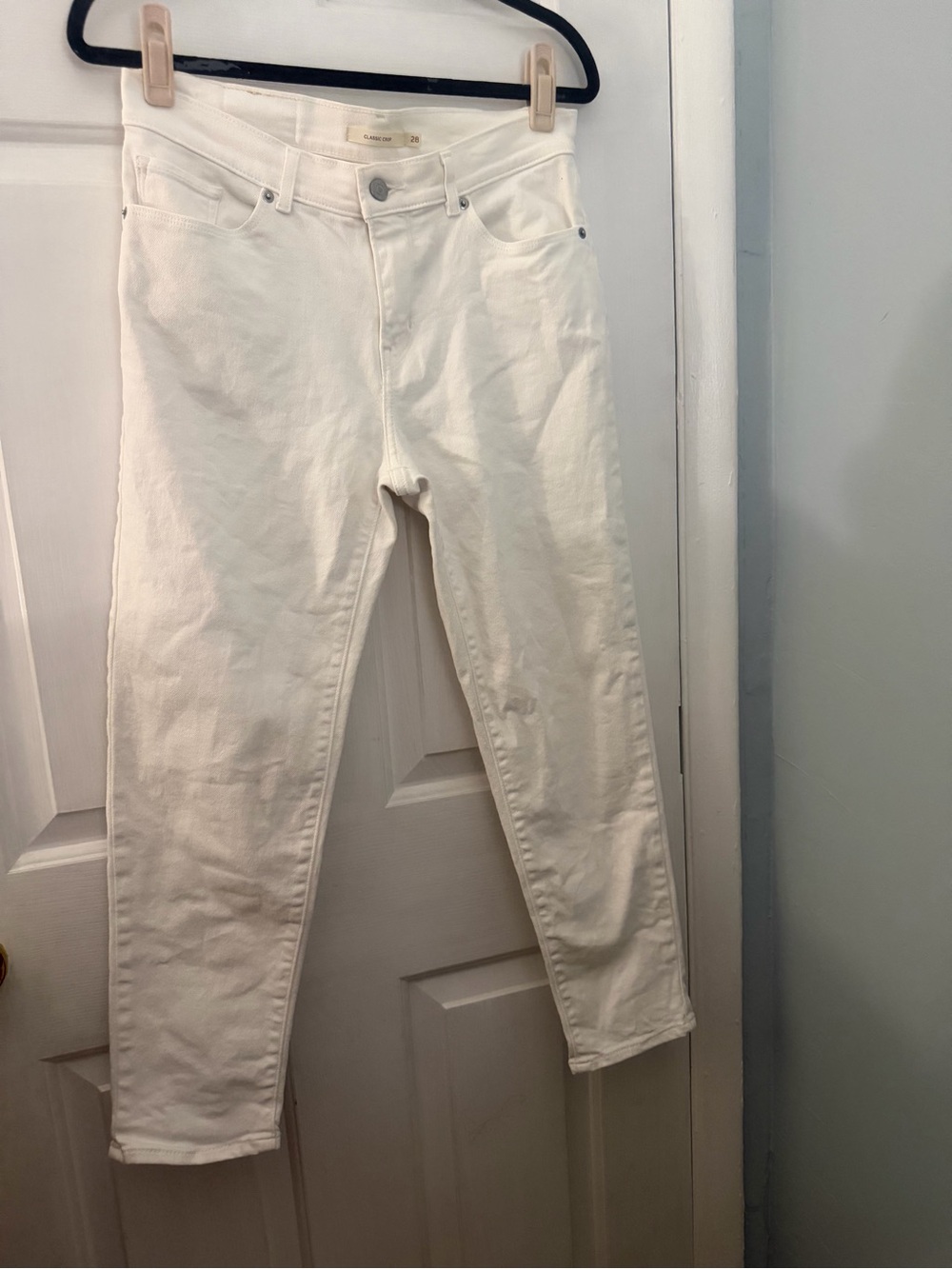 Levi’s Women’s Classic Crop White Straight Leg Jeans Size 28